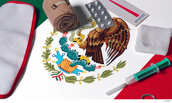 Objetos que se utilizanen un hospital arriba de una bandera de mexico